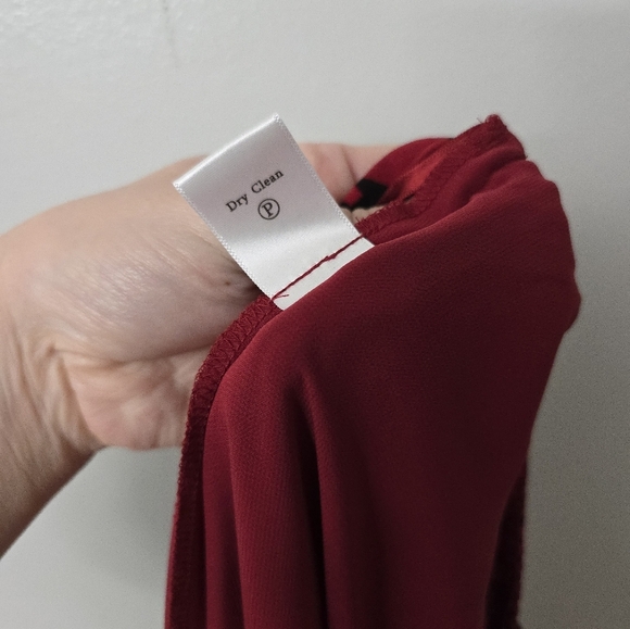 Coldwater Creek Skirt Size PM Jersey Stretch A-Line Red Black Floral - Picture 8 of 11